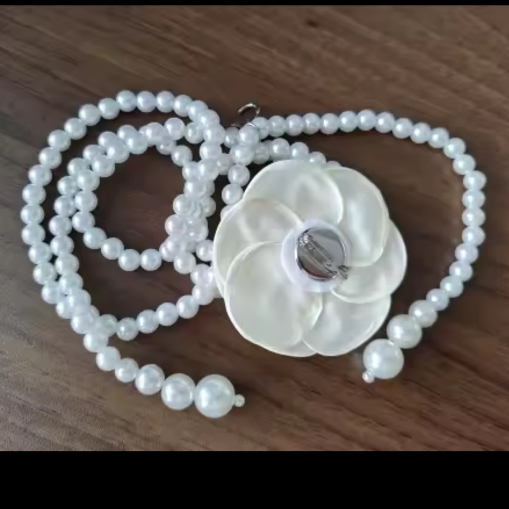 White Rose Vintage Romantic Pearl Belt - Picture 11 of 15